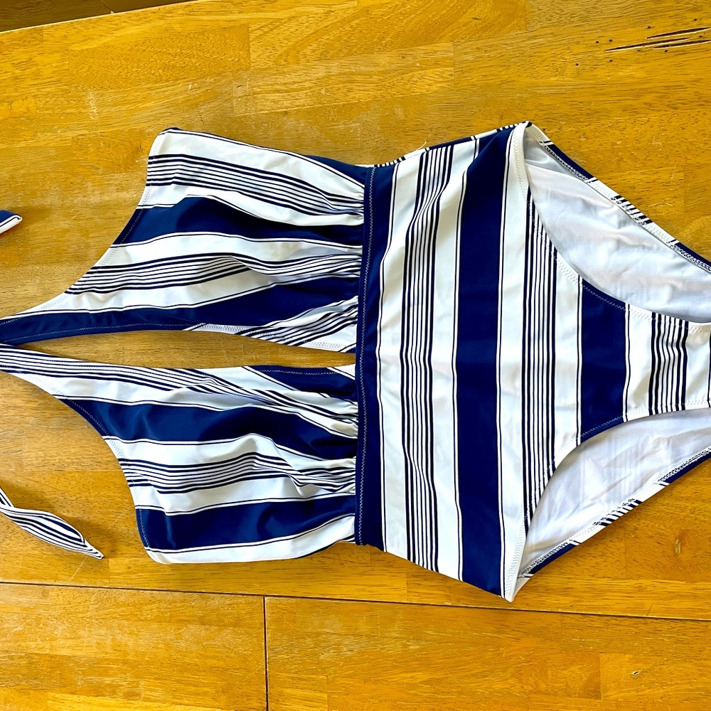 COPY - CUPSHE bathing suit. Size 2X. Never worn.